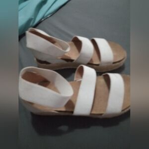 Women's size 7 sandals